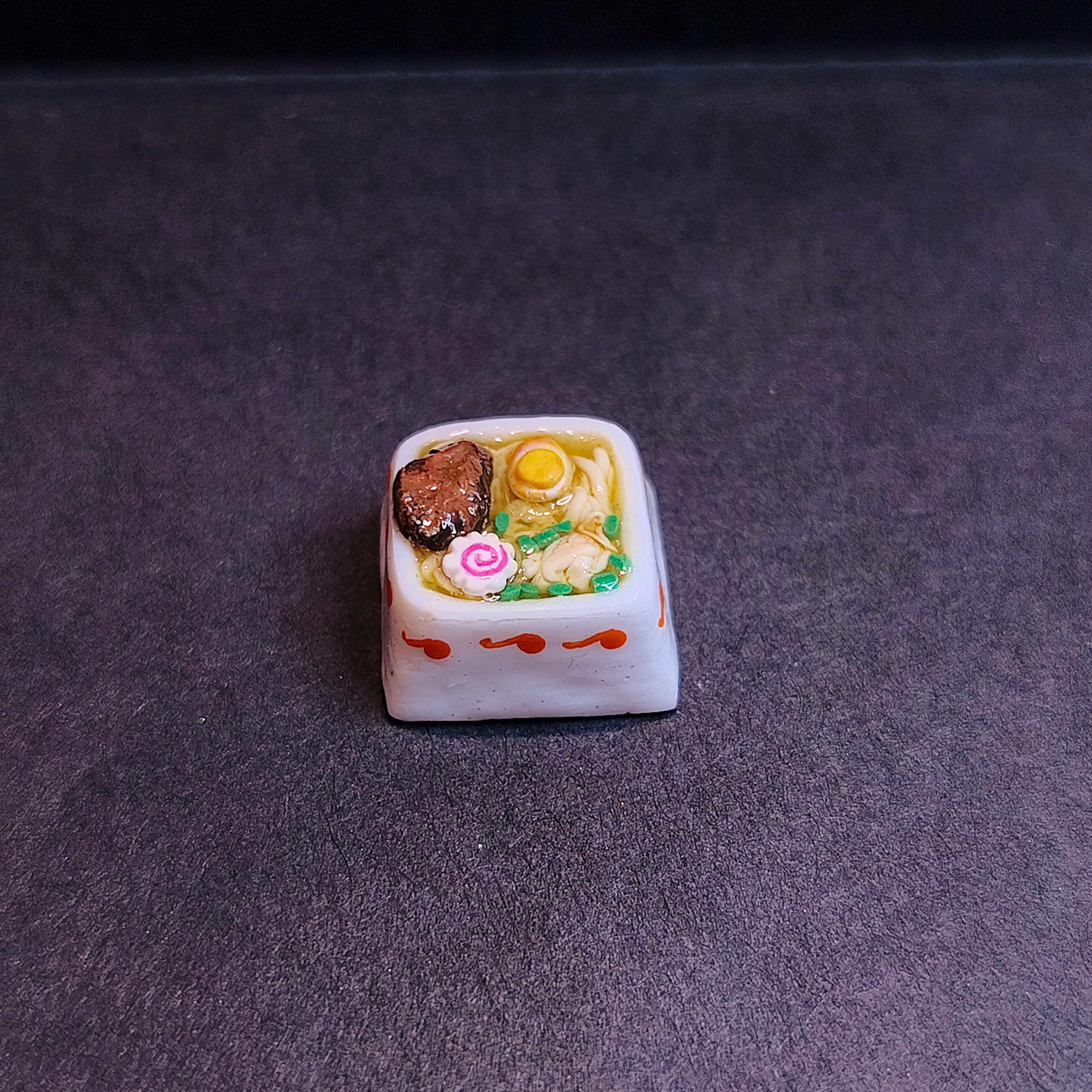 Keycap Artesanal Ramen Carne, pollo