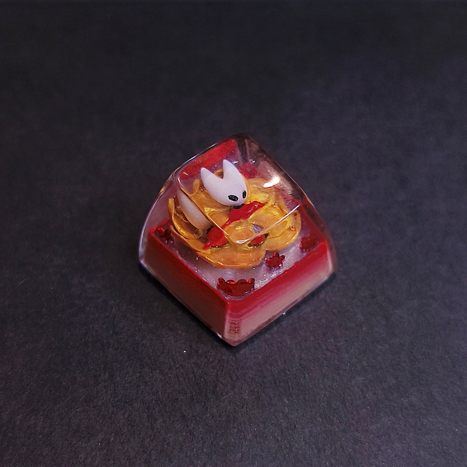 Baby Hornet Keycap SA Profile